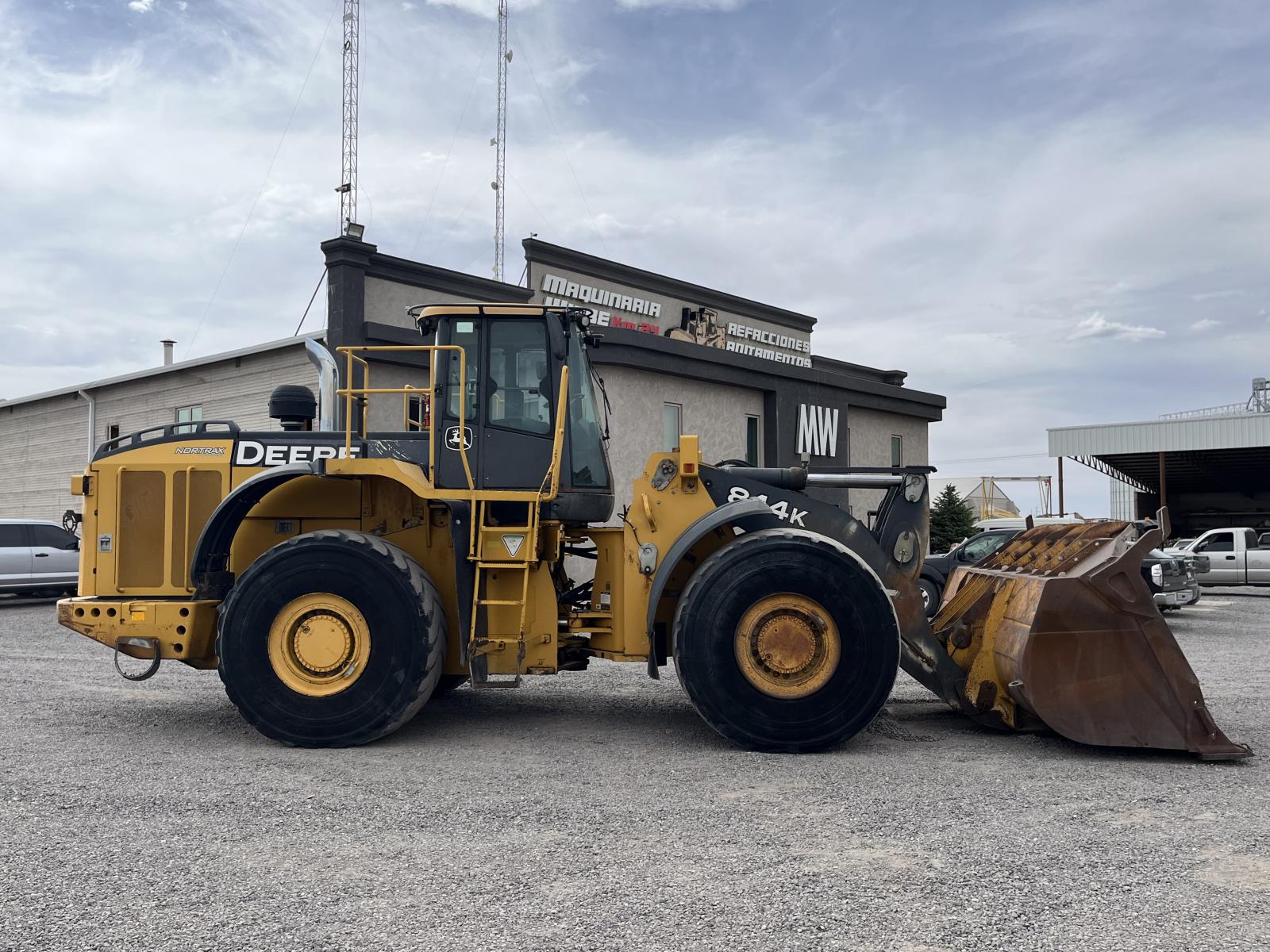 ./imagenes/INVOICE/2019/18085/JOHN DEERE 844K (13).JPG